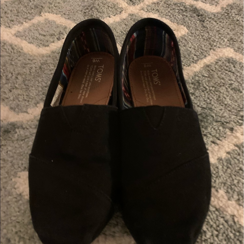Black toms